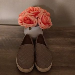 Steve Madden Slip on sneakers